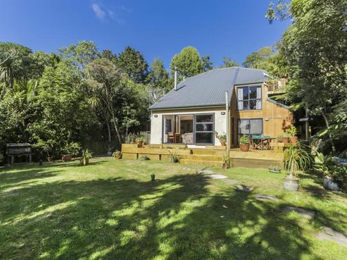 25 Raroa Terrace, Waiatarua