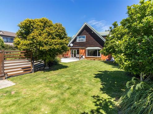 8 Harkness Place, Avonhead