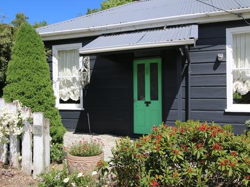 28 Colonsay Street, Lawrence