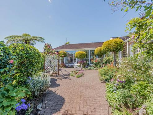 25B Saint Columbans Grove, Boulcott