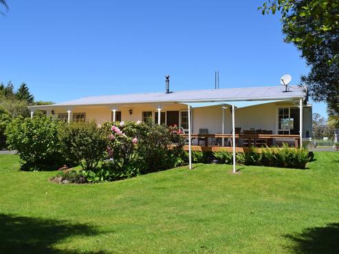 1616 River Road, Broadlands Forest