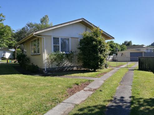 10 Churchill Crescent, Featherston
