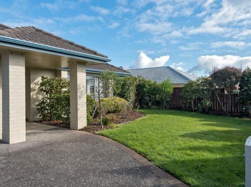 101 Golfland Drive, Golflands