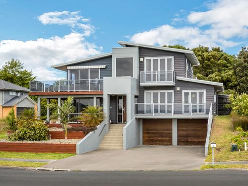 27 Karoro Road, One Tree Point