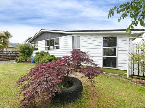 66 California Drive, Totara Park
