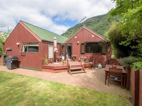 251 Fernhill Road, Fernhill/Sunshine Bay