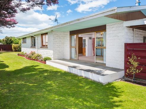 14 Burleigh Road, Redwoodtown