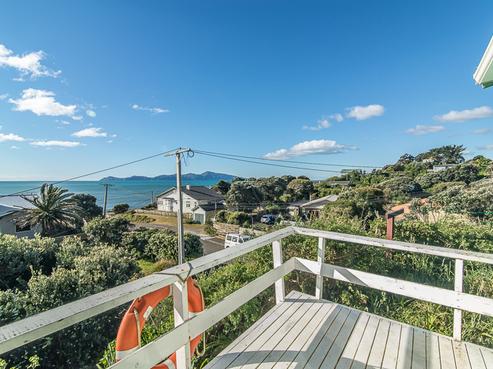 6 Ocean Road, Paekakariki