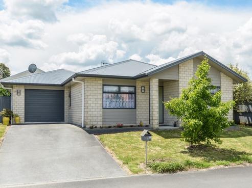 4 Limerick Lane, Huntington