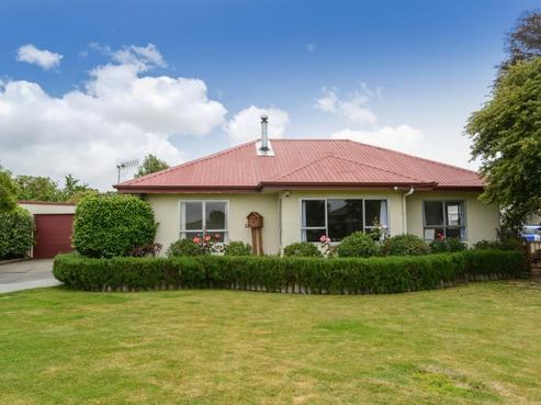 708 Murdoch Road East, Akina