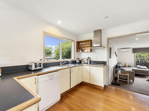 18 Paulette Place, Queenwood