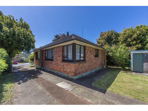 12 Chippendale Crescent, Birkdale
