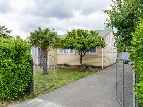 323 Tui Place, Camberley