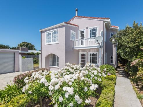 18 Caspian Street, Southshore