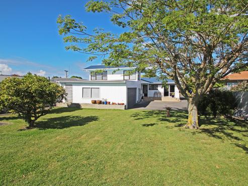 11 Trinity Crescent, Pirimai