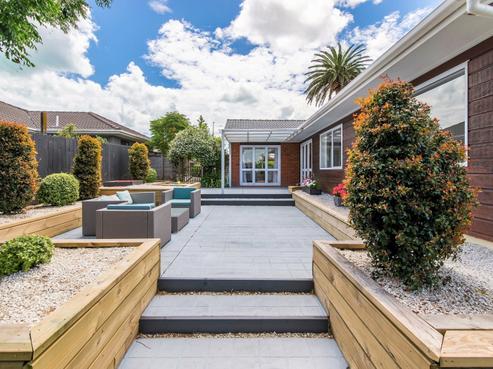 23 Nicholas Road, Somerville