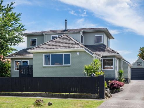 33 Robertson Street, Glenholme