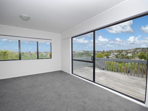 1/84 Totaravale Drive, Totara Vale