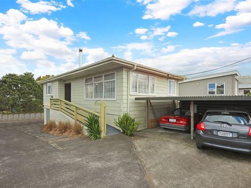 694 East Coast Road, Pinehill