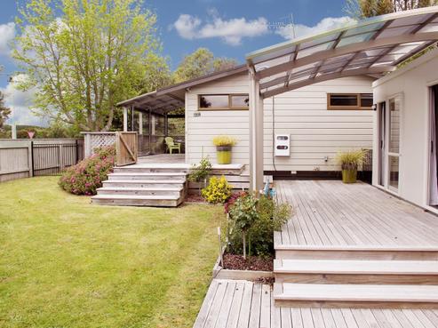 1 Oruatua Avenue, Lake Taupo (East)