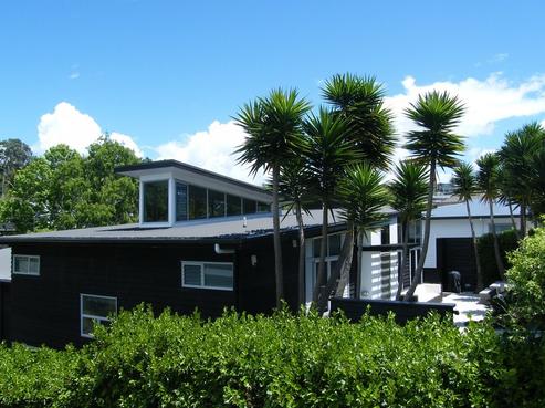 90 Beach Road, Castor Bay