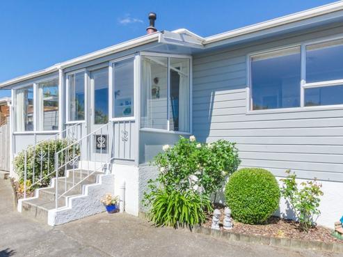 5B Konini Grove, Raumati Beach