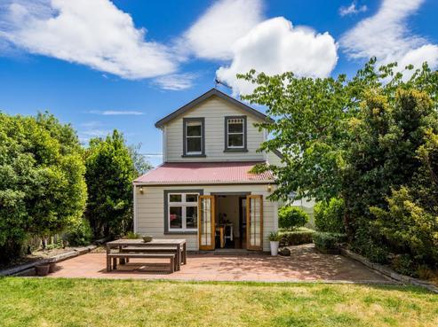 43 Tuatoru Street, Eastbourne