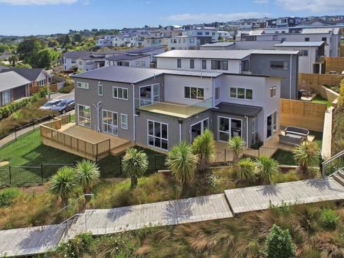 10 Carex Way, Long Bay