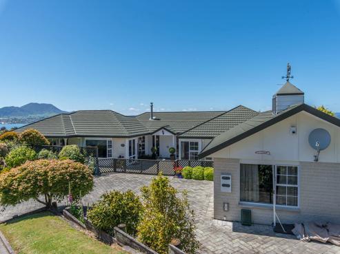 1 Krissell Place, Acacia Bay