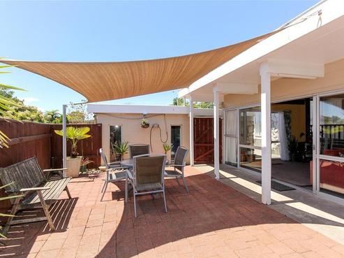 9 Leatham Avenue, Strandon