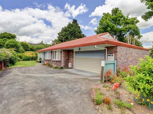 910A River Road, Queenwood