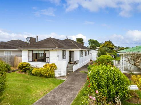 8 Yeovil Road, Te Atatu Peninsula