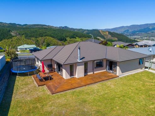 112 Kirton Drive, Riverstone Terraces