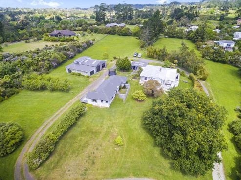 594 West Coast Road, Oratia