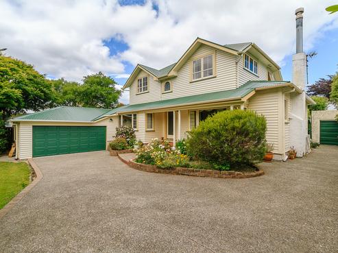 52 Kings Crescent, Central Hutt