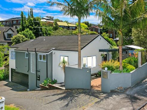 2/964 Beach Road, Torbay