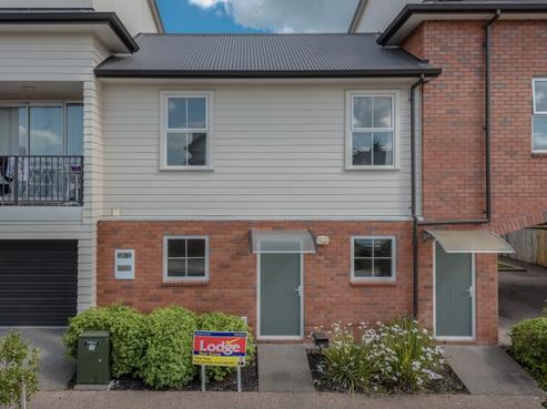 26 Chiefs Court, Hamilton East