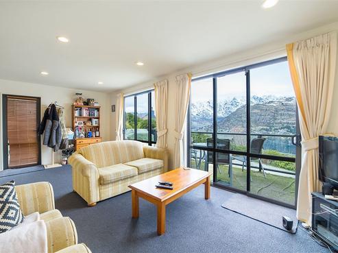 22 Woodlands Close, Queenstown Central