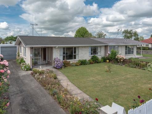 2 Slim Street, Bader