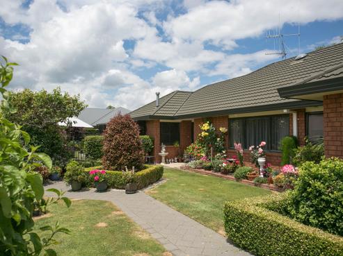 4 Oaklands Drive, Cambridge
