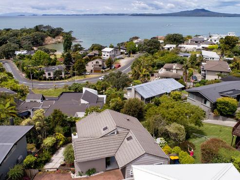 1A Eastcliffe Road, Castor Bay