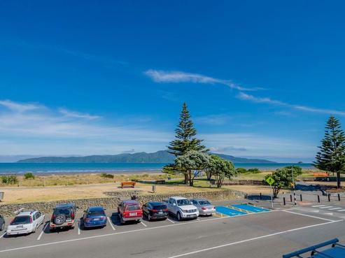 39B Marine Parade, Paraparaumu Beach