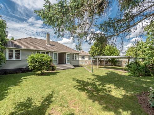 8 Searancke Place, Fairfield