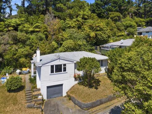 8 Thomson Grove, Stokes Valley