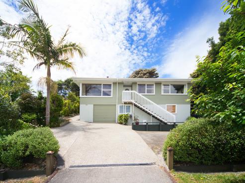 54 Stott Avenue, Birkdale