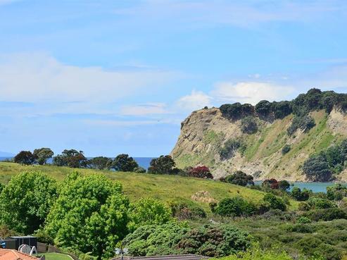 32A Everard Avenue, Army Bay