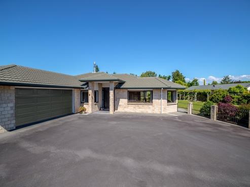 9 Ivondale Grove, Solway