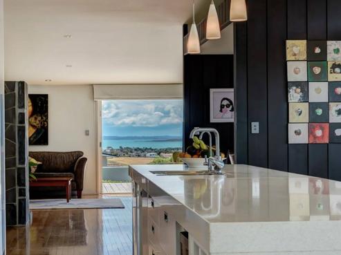 123 Bleakhouse Road, Mellons Bay