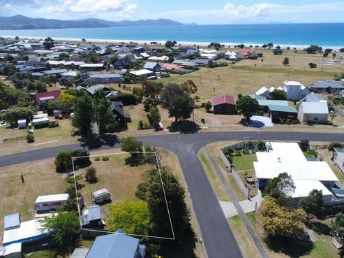 100 Puriri Place, Matarangi