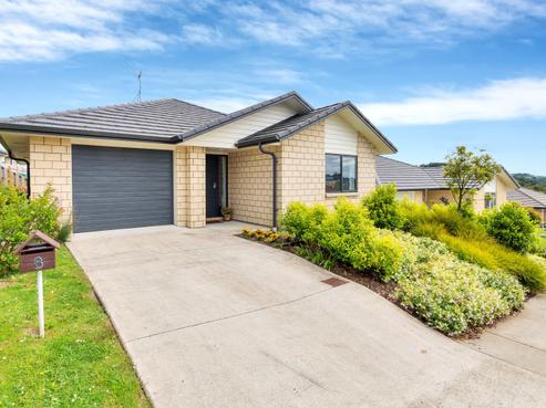 8 Christopher Lane, Warkworth